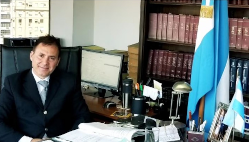 El juez que prohibió difundir audios de Karina Milei tiene cinco denuncias por acoso laboral y sexual