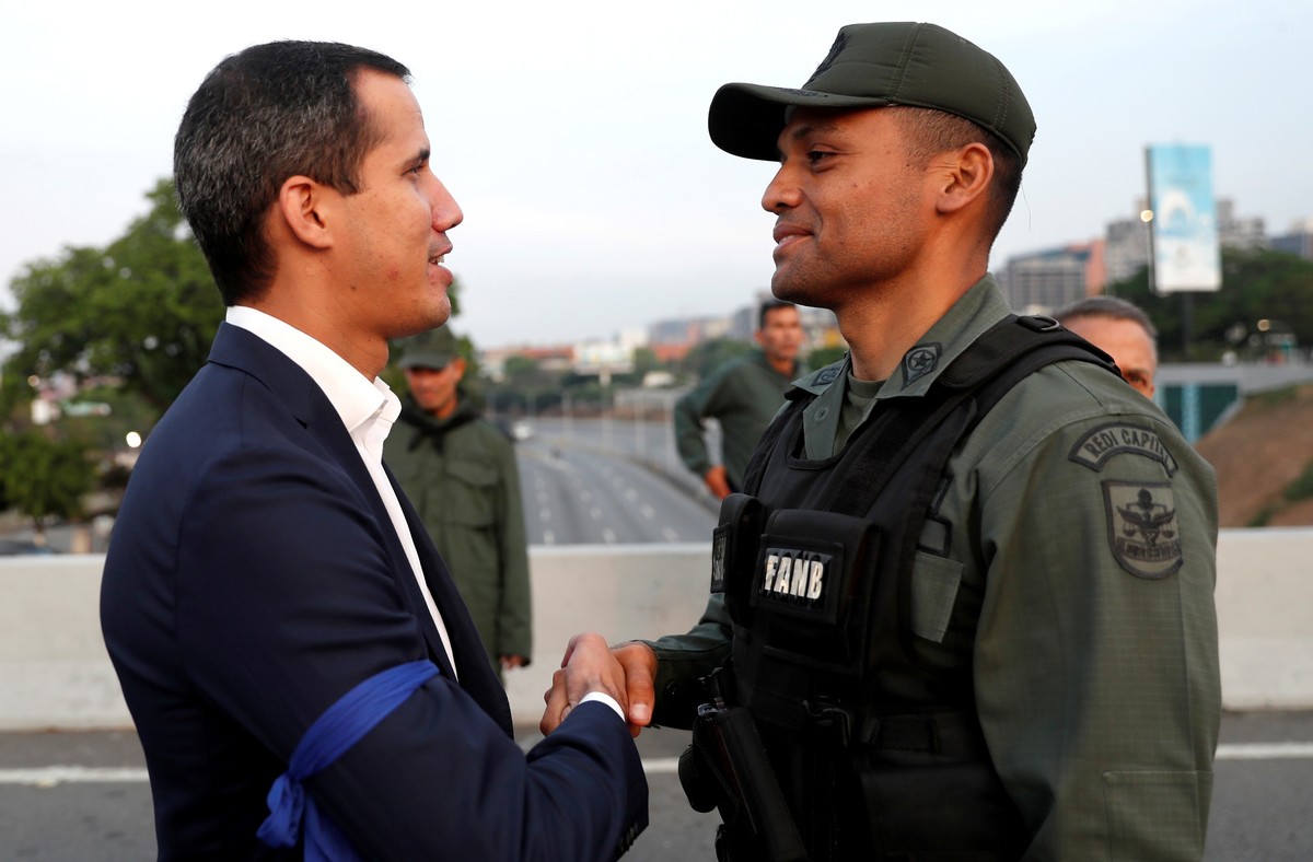 Guiadó llamó a un alzamiento y el Gobierno venezolano denuncia Golpe de Estado