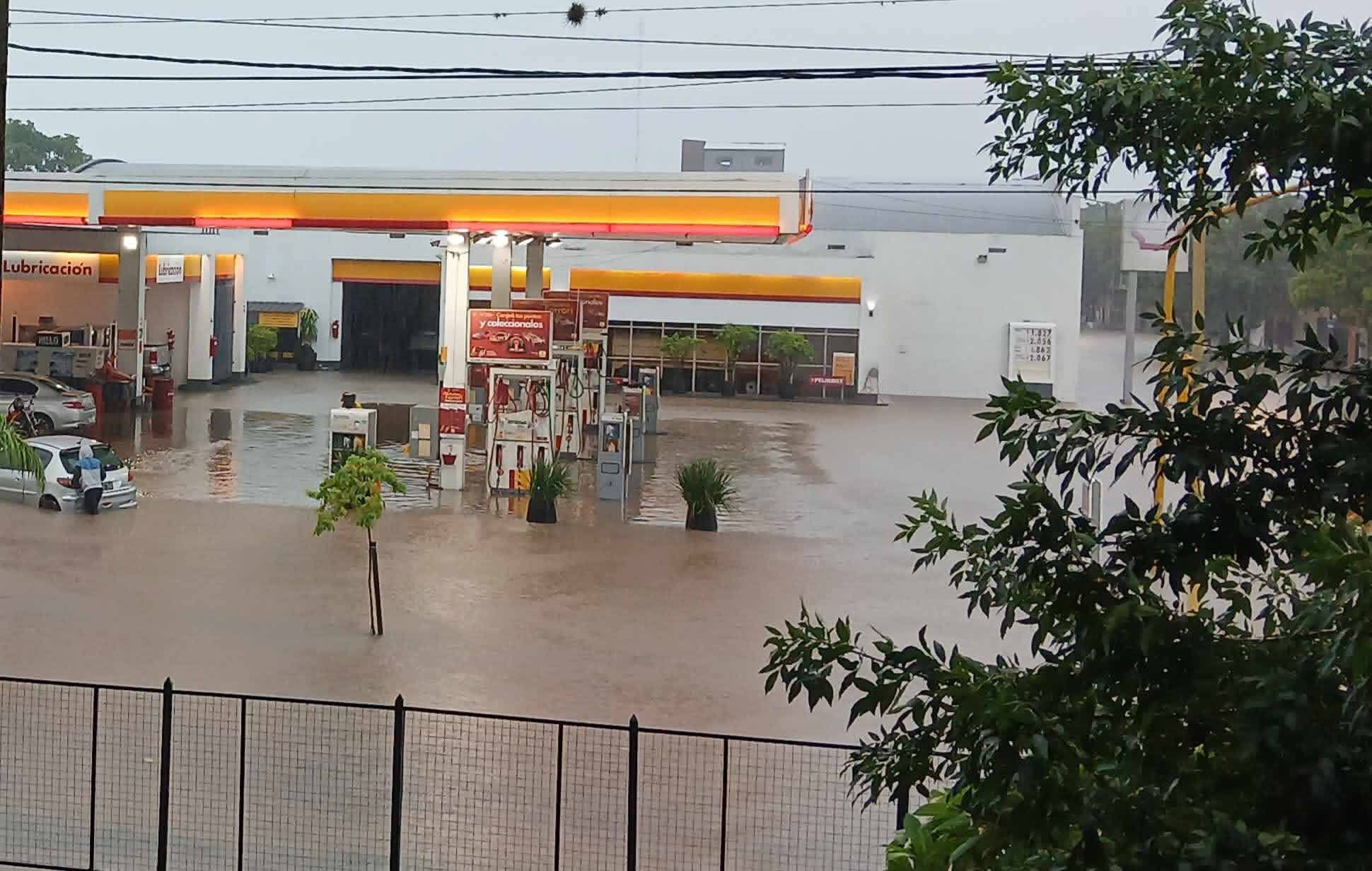 En pocas horas de la mañana cayeron más de 208 mm en Capital