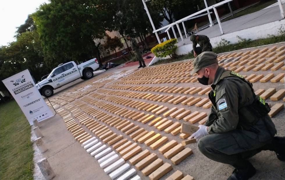 Paso de la Patria: Abandonaron un vehículo con más de 650 kilos de marihuana