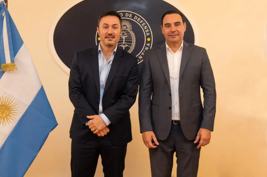 Gustavo Valdés se reunió con el ministro de Defensa de la Nación
