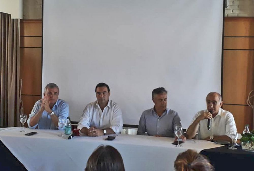 De acá “no saldrá una estrategia nacional” del partido, aclaró Cornejo