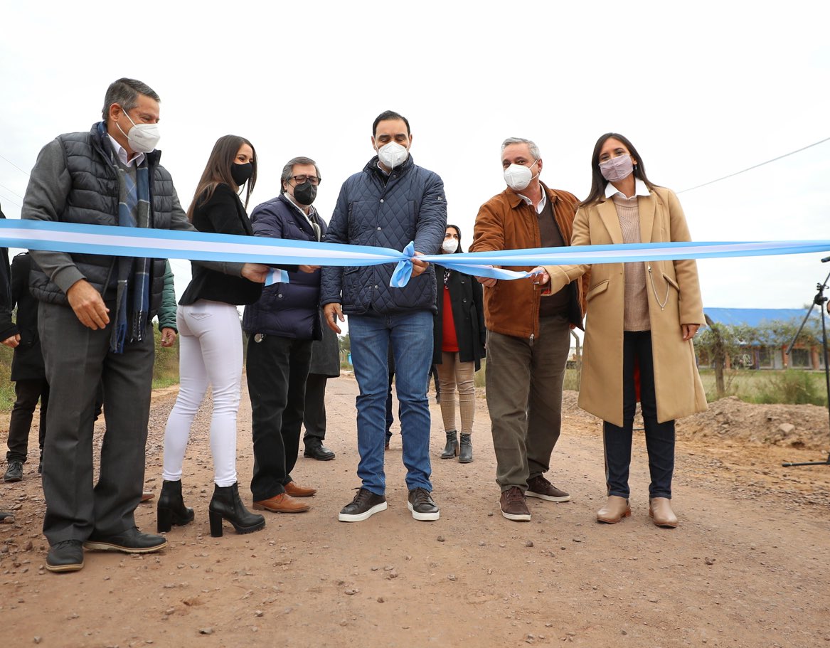 En Paso de la Patria, Valdés inauguró enripiado sobre ruta de acceso y SUM en el Centro de Conservación “Aguará”