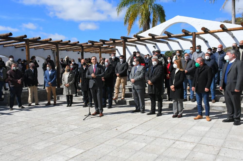 Valdés inauguró el Centro Ornitológico del Iberá en Ituzaingó