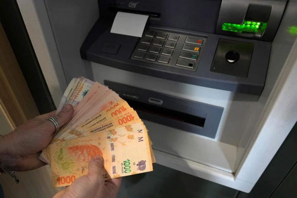Comienza el pago del plus de refuerzo a estatales de Corrientes