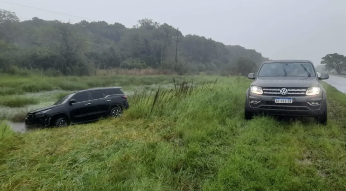 Intendente correntino involucrado en un choque en plena lluvia