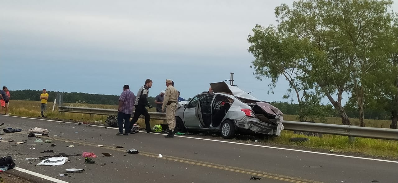Dos mujeres muertas tras el choque de un camión con un auto por Ruta Nacional 14