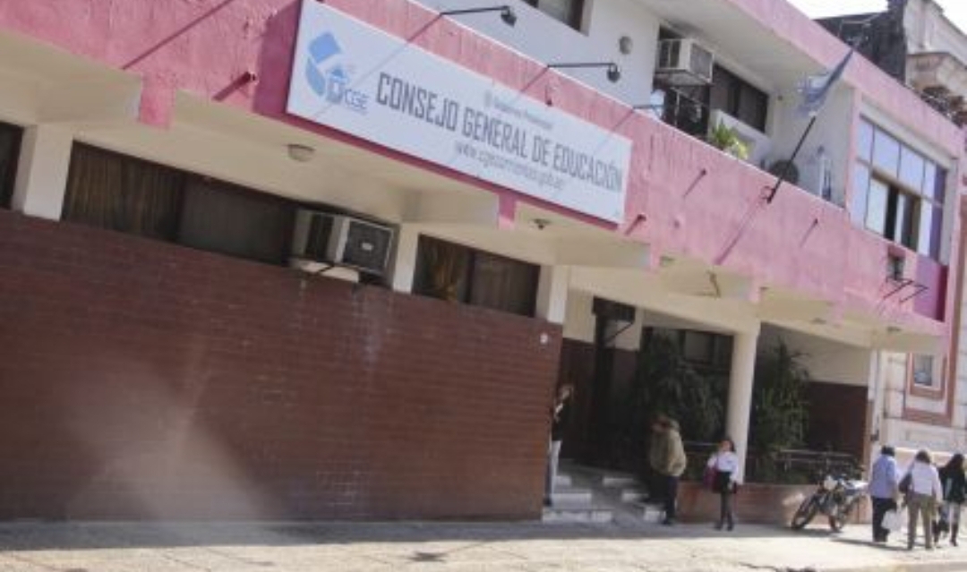 Reiteran que las escuelas públicas no deben cobrar arancel para inscripciones