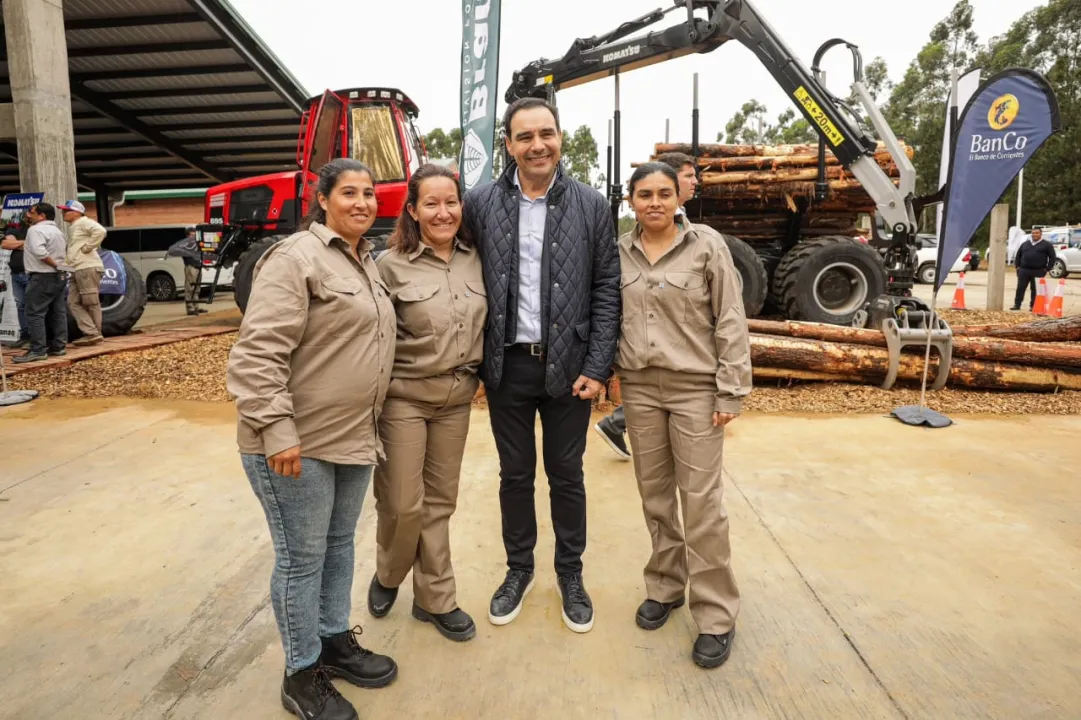 En Ituzaingó, el gobernador Valdés destacó el potencial forestal y la seguridad jurídica de la Provincia