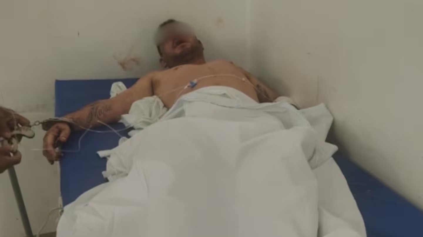 Un hombre desfiguró a golpes a su hijastra de 7 años: los vecinos casi lo linchan