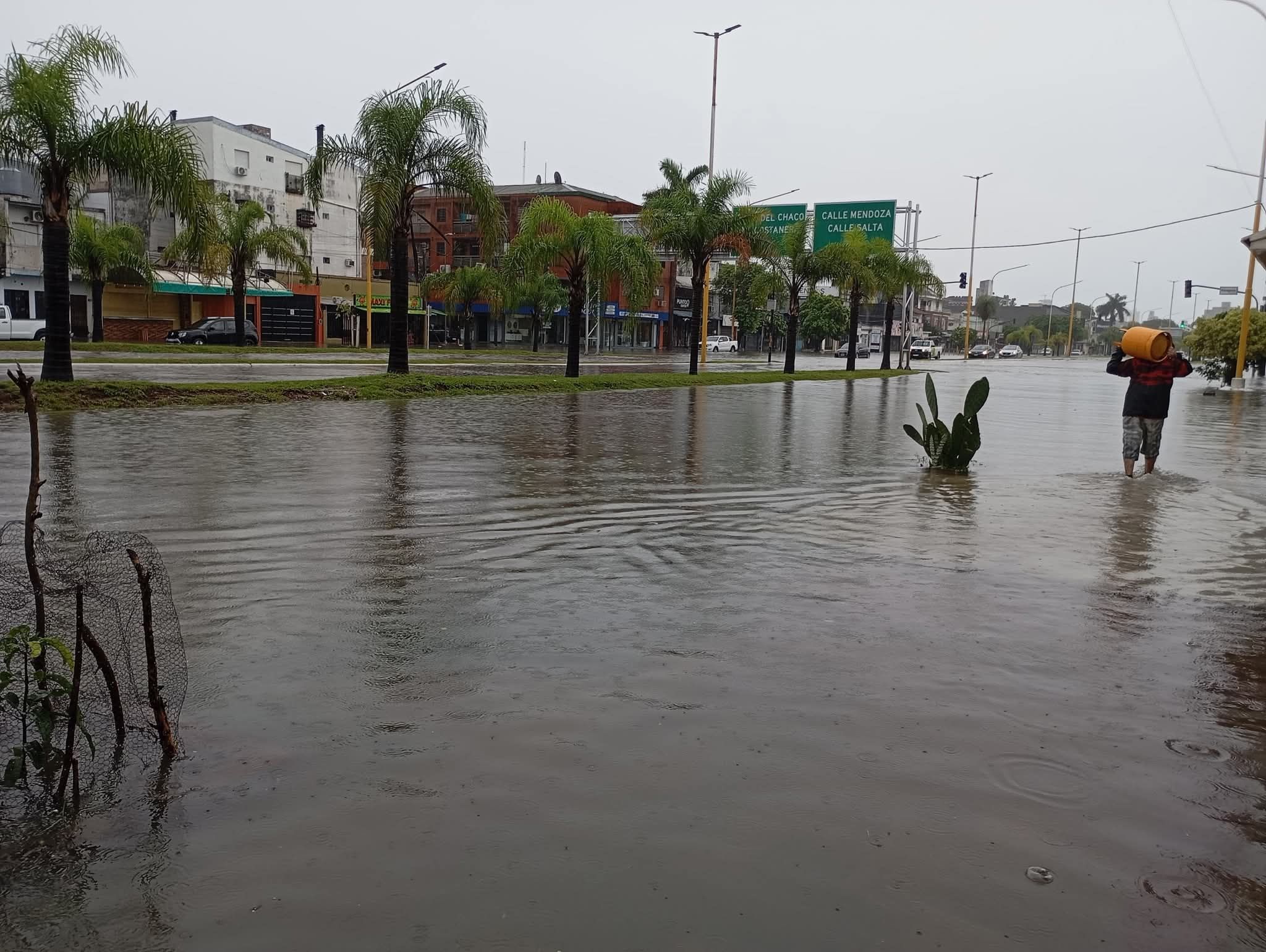 Navidad bajo agua en Corrientes: intensas precipitaciones y continúa la alerta meteorológica naranja