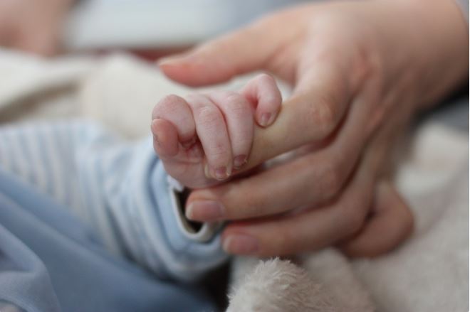 Revelan que una mujer dará a luz 13 bebés en México