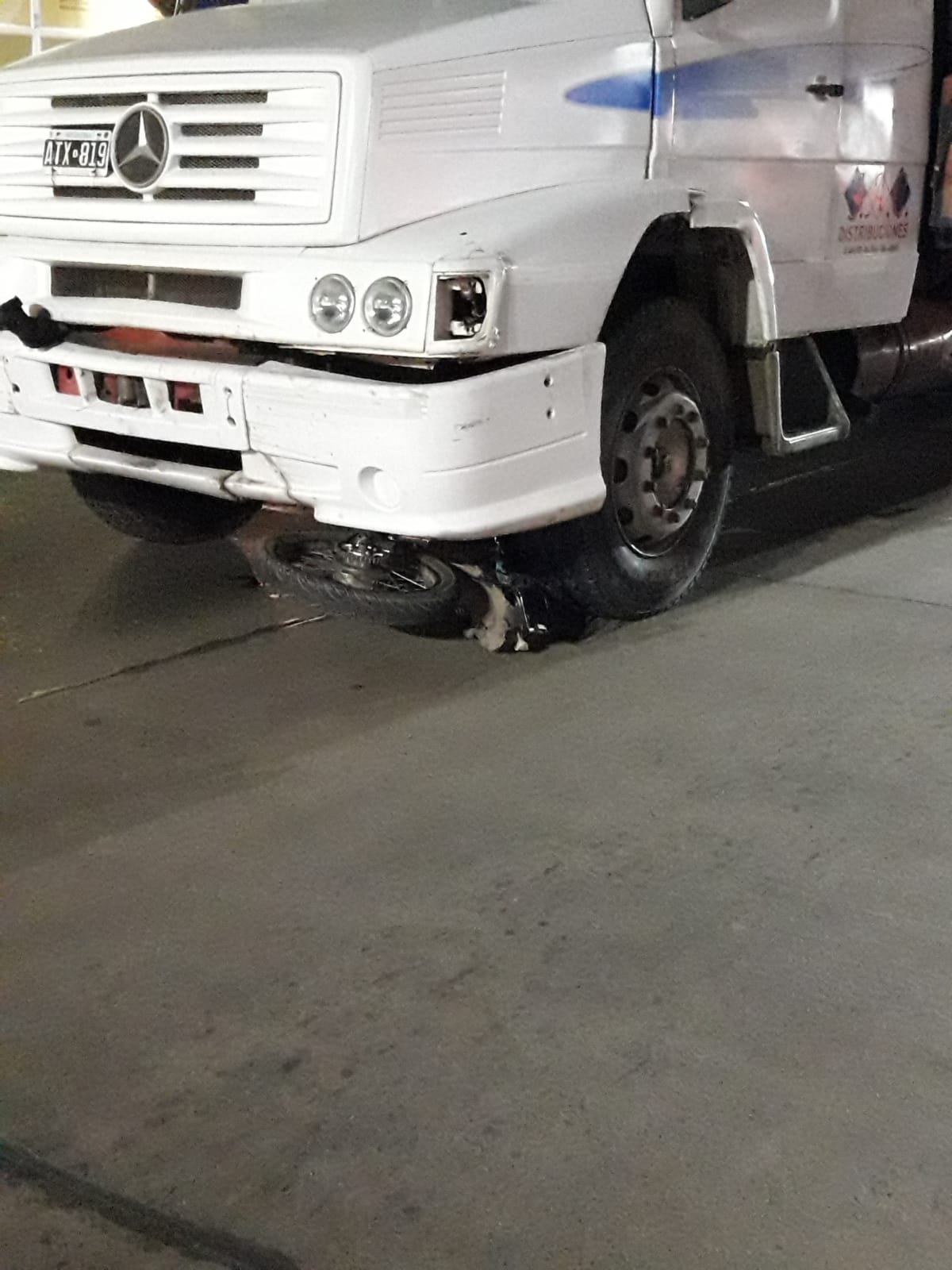 Siniestro fatal: murió un motociclista chocado por un camión en Corrientes