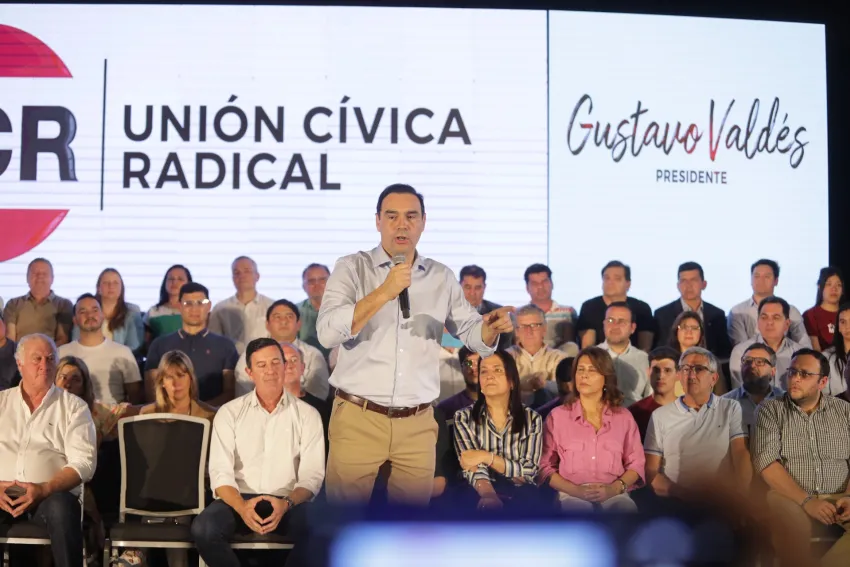 Gustavo Valdés pidió la intervención de la UCR en Corrientes