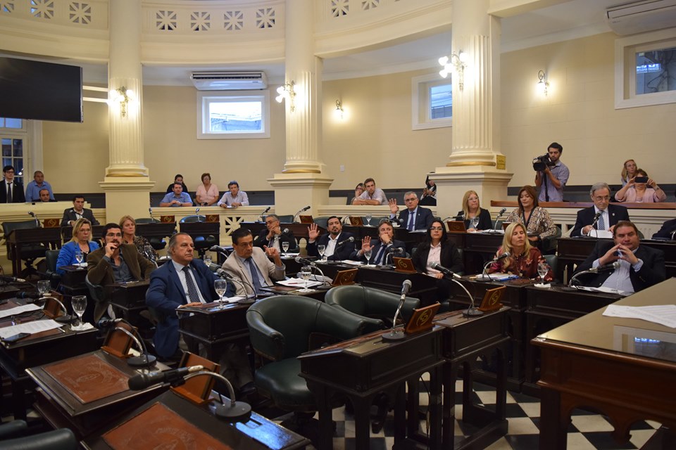 ¿Quiénes dejan sus bancas en Diputados y el Senado?
