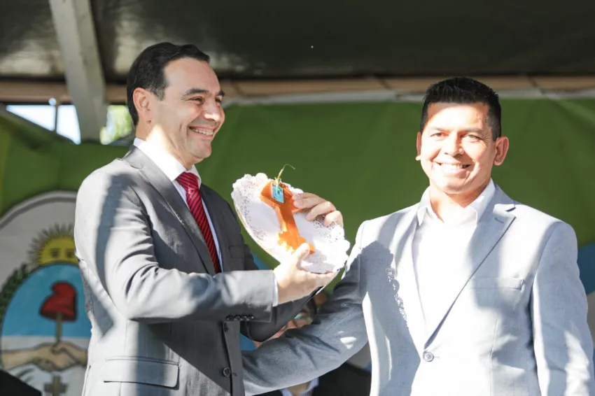 En Tabay, Valdés se comprometió a concluir obras educativas con recursos provinciales