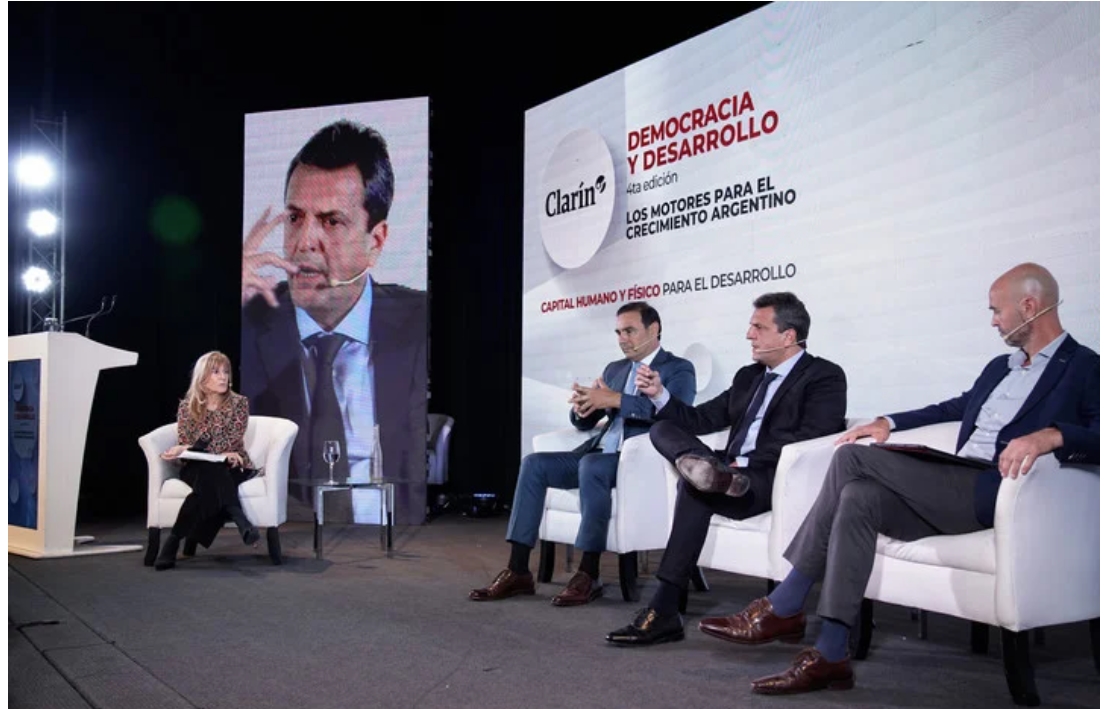 En encuentro de Clarín, Valdés reclamó una mirada federal para el Nea