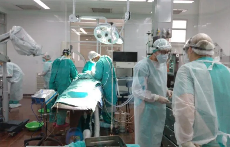 Tres niños podrán oír gracias a la colocación de implantes cocleares