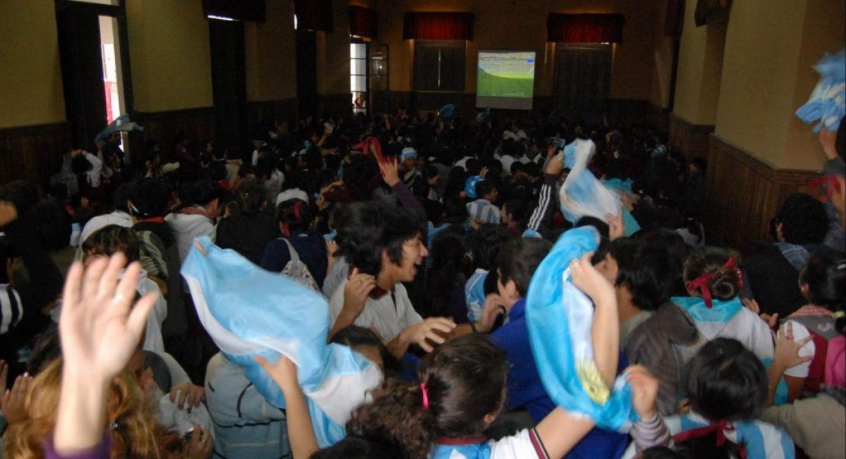 Educación permitirá que los alumnos miren los partidos de la selección