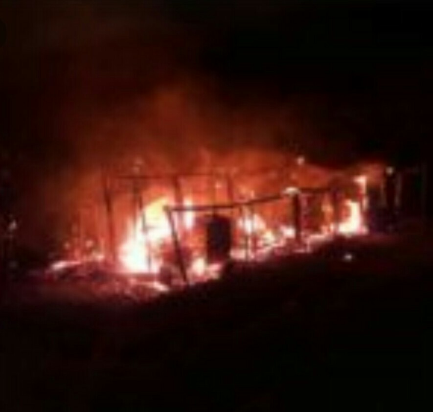 Mujer con cuatro hijos que sufrieron el incendio solicitan cualquier tipo de ayuda