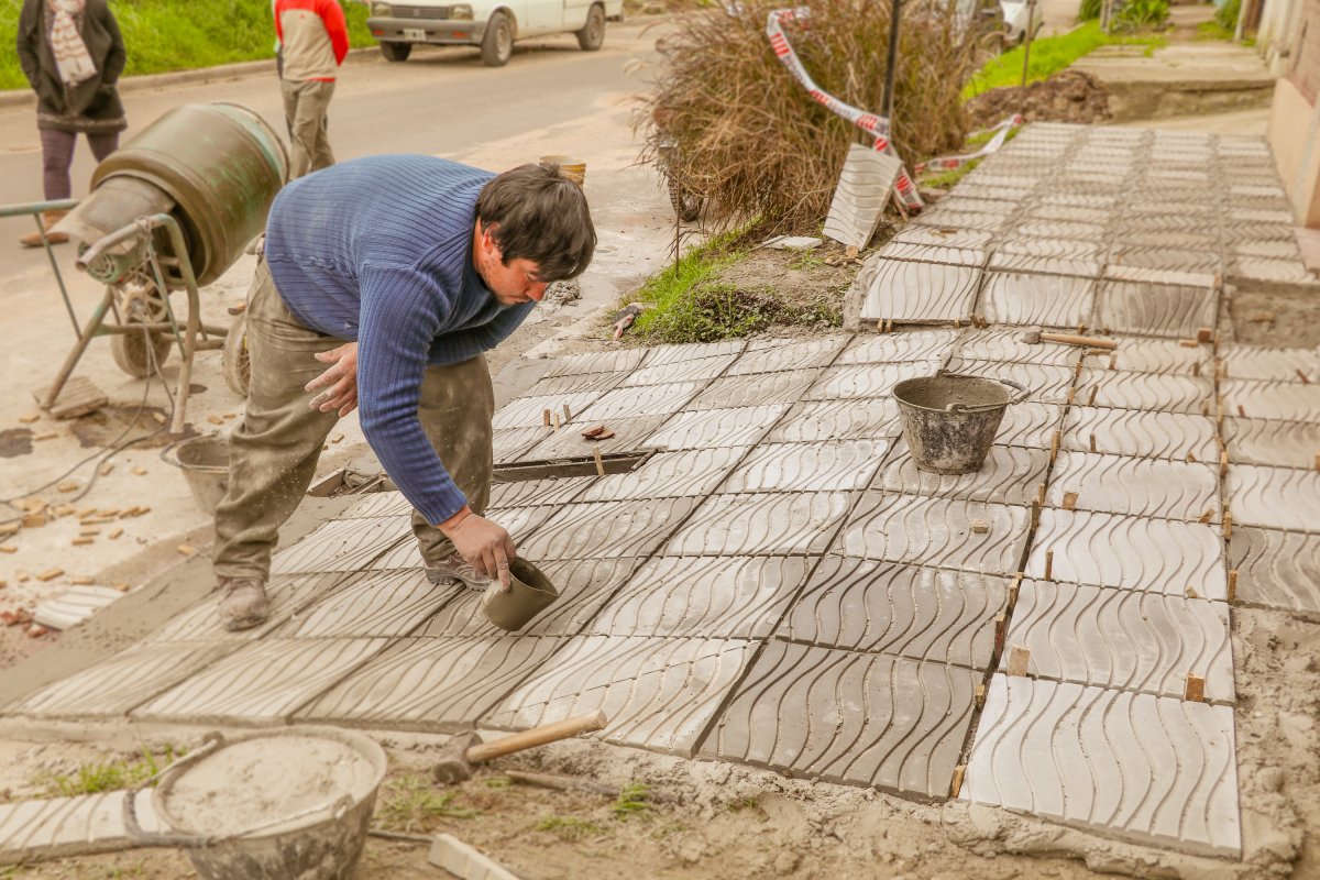 La Municipalidad de Esquina presentó un programa para refaccionar tu vereda