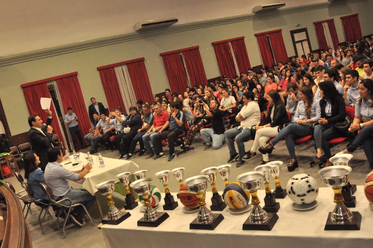 Con presencia de deportistas esquinenses, Valdés encabezó la apertura de los Juegos Correntinos