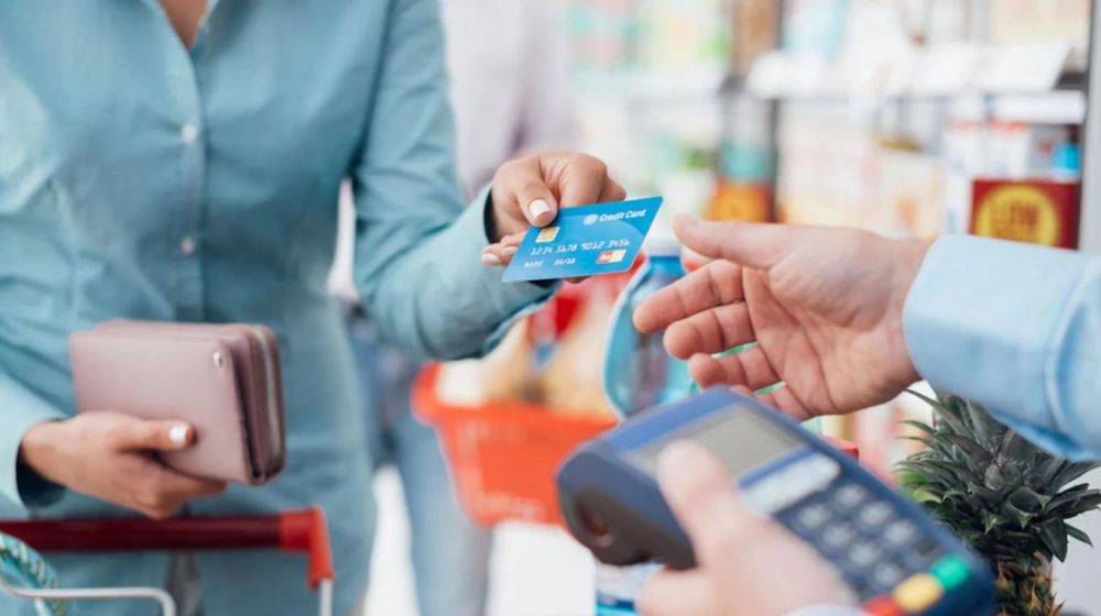 Financiar la tarjeta de crédito tiene un interés de hasta 100 por ciento