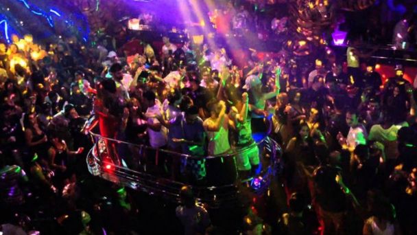 Una sucesión de fiestas con alumnos de cuatro colegios terminó con 110 contagios y 800 aislados: sería ómicron
