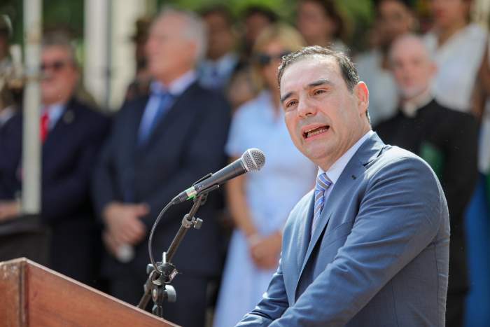 Valdés aseguró que es inminente el anuncio salarial a estatales