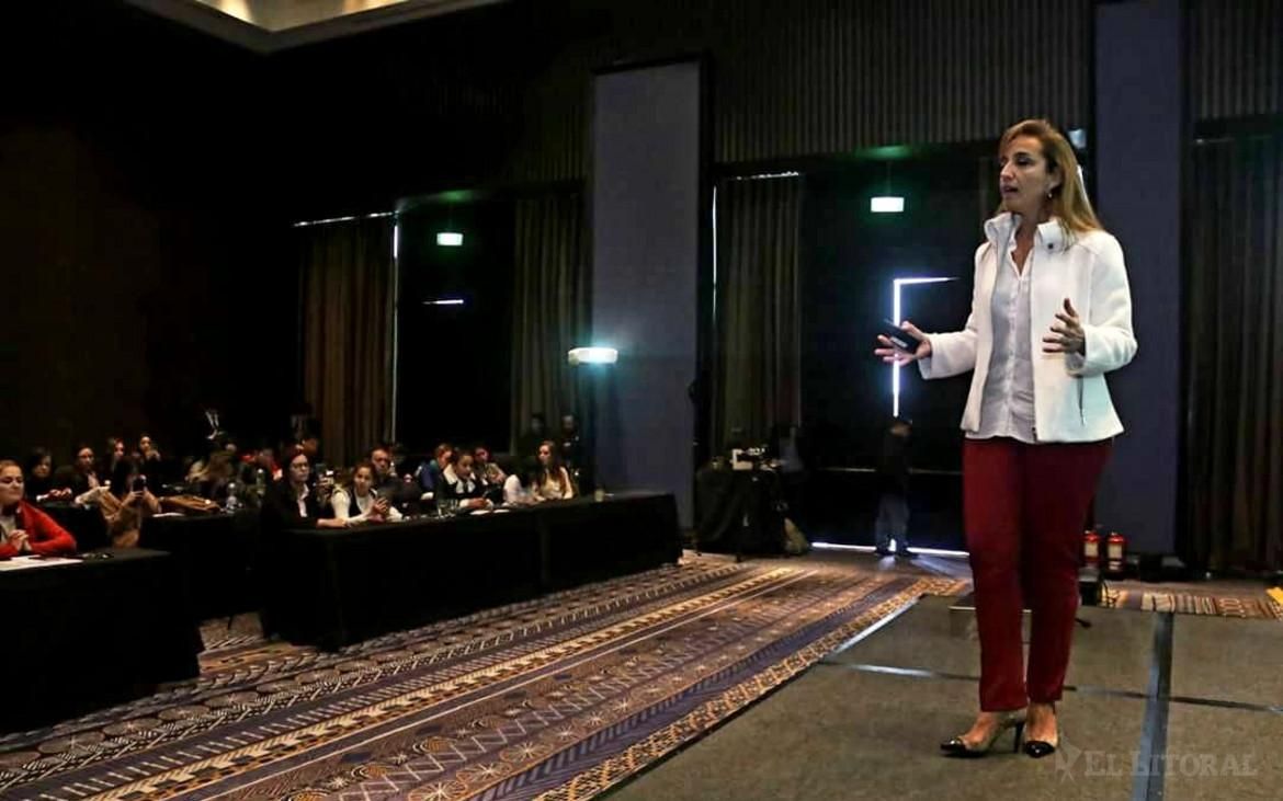 "Integrar a la mujer en los estamentos del Estado es realmente importante"