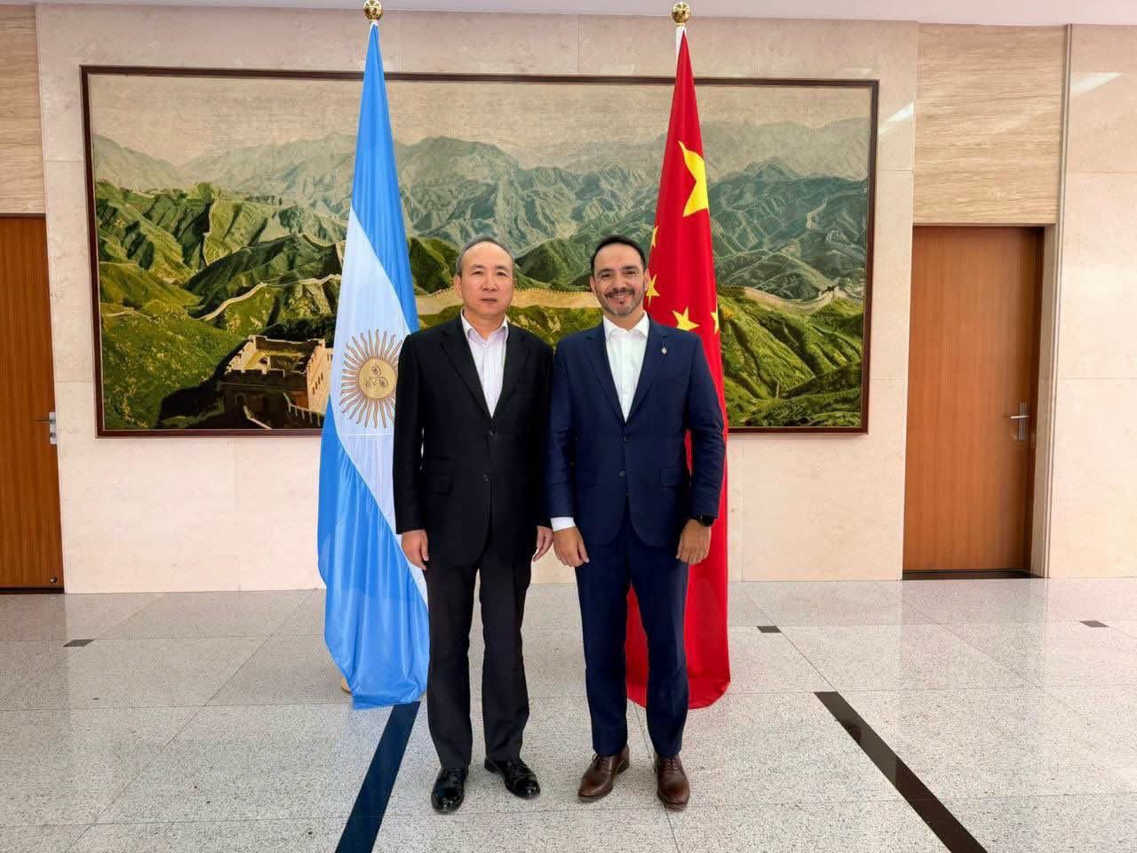 Juan Pablo Valdés presentó el potencial productivo de Corrientes al embajador de China y promovió nuevas inversiones