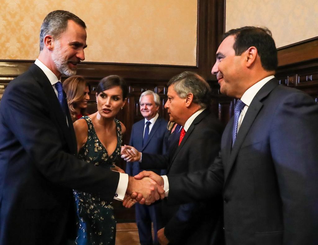 El gobernador Valdés saludó a los Reyes de España con expectativas de traer inversiones a Corrientes