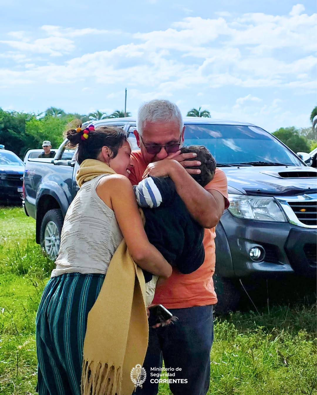 Niño "N": las primeras imágenes del reencuentro con su mamá y su abuelo