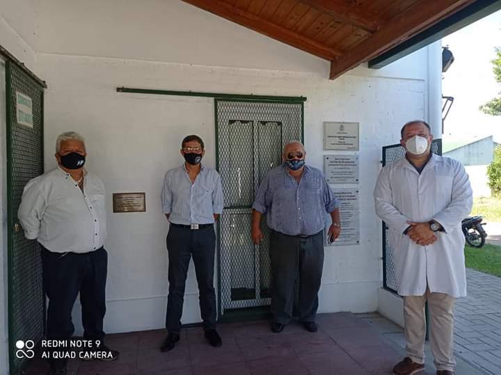 Esquina: vacunación a docentes en el Centro de Excombatientes