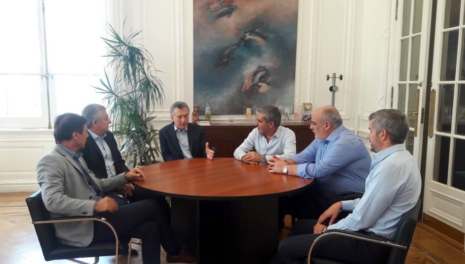 Colombi en comitiva radical que se reunió con el presidente Macri