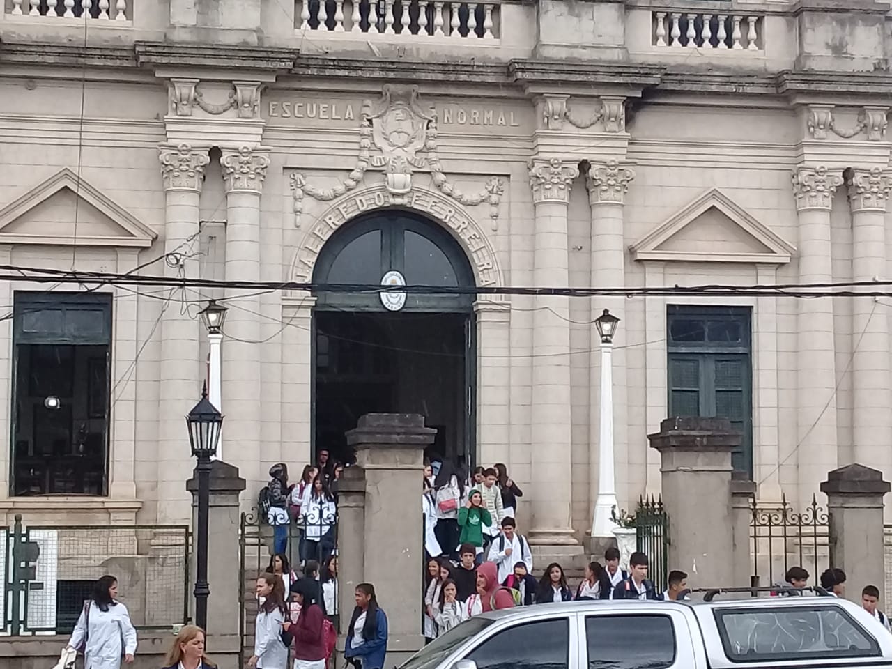 Davicino manifestó su preocupación por cómo afectará la falta de colectivos a alumnos y docentes