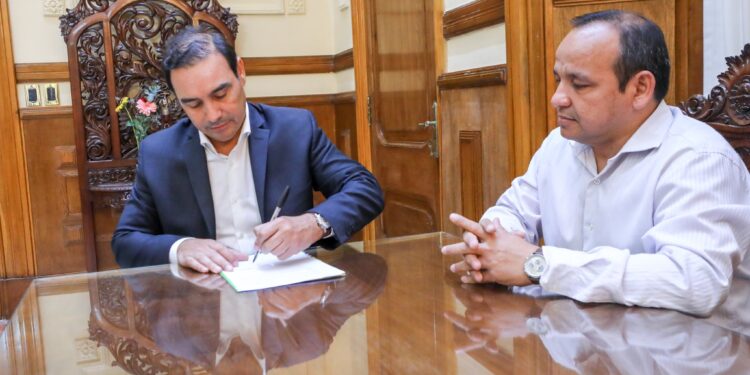 Intatí: Valdés firmó financiamiento para la construcción del Paseo Costero