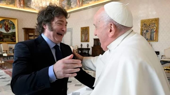 Javier Milei y el papa Francisco estuvieron reunidos más de una hora en el Vaticano: hablaron de la crisis económica
