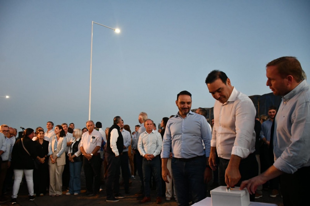 En Ituzaingó, Valdés habilitó un Centro de Jubilados e iluminación