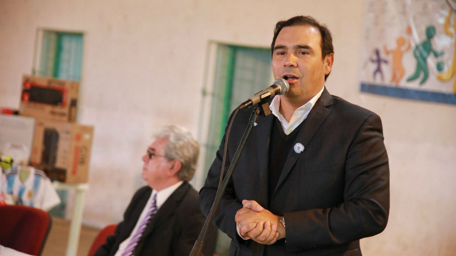 Gustavo Valdés lidera el ranking de los gobernadores con mejor imagen