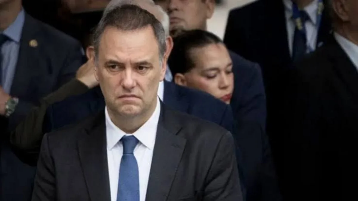 Renunció Adorni, acorralado por los escándalos de su patrimonio