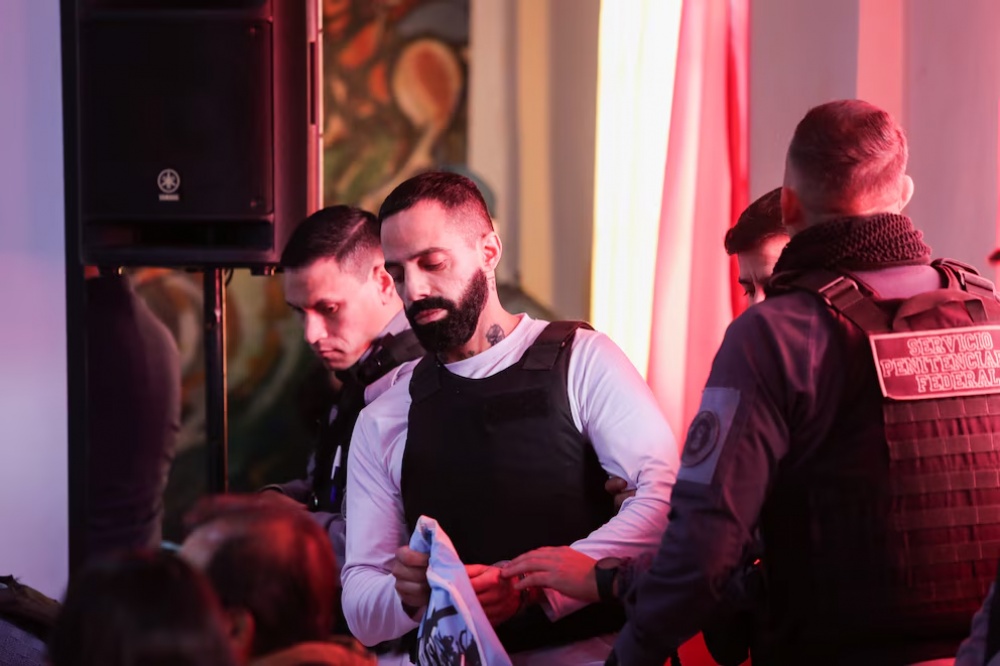 "Voy a poner al descubierto situaciones", declaró El Americano