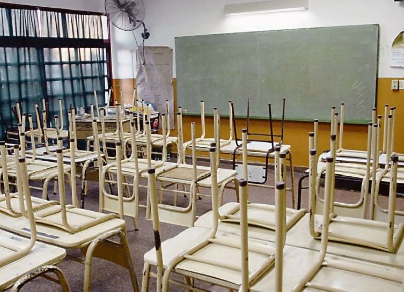 Escuela Normal "Dr. J. A Ferreira": varios cursos aislados por un caso positivo de coronavirus