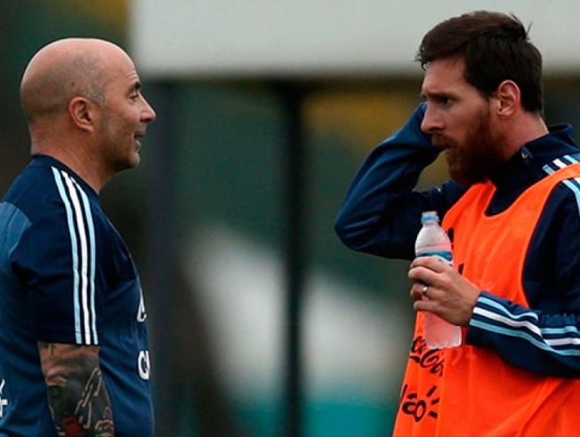 Cumbre en Barcelona: Sampaoli se reúne con Messi para delinear la lista de convocados