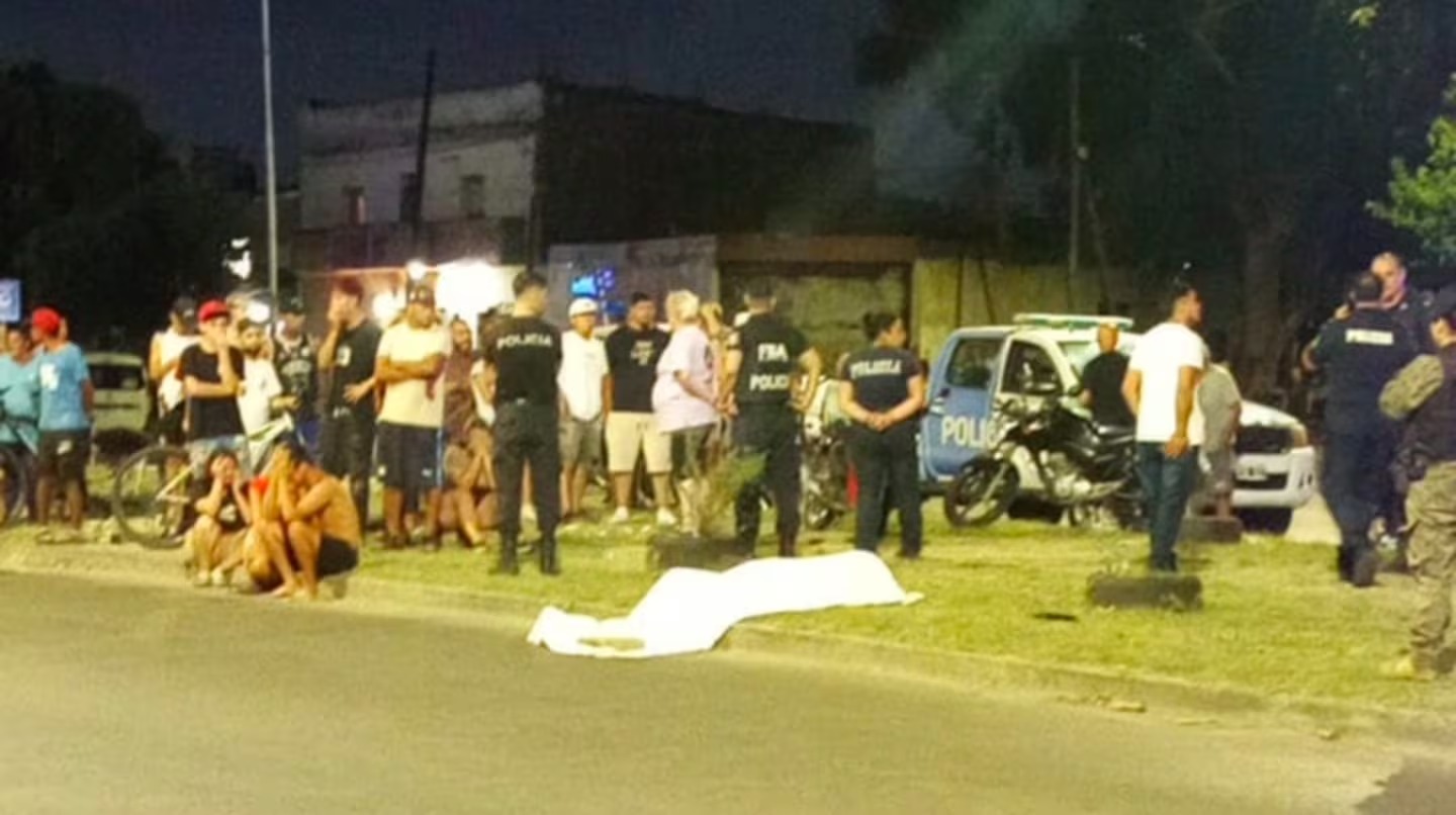 Un sargento de la Policía Federal mató a un ladrón de 14 años que intentó robarle la moto