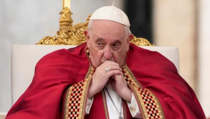 "El papa Francisco no está fuera de peligro", dijo uno de sus médicos