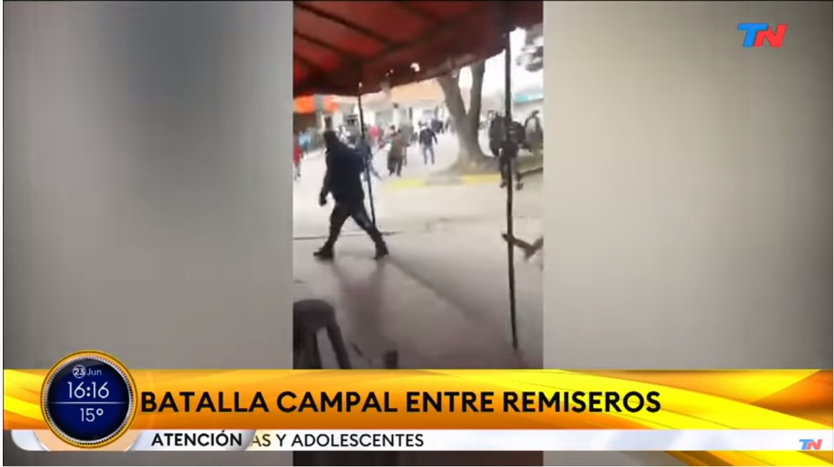 Video: batalla campal entre remiseros de la terminal