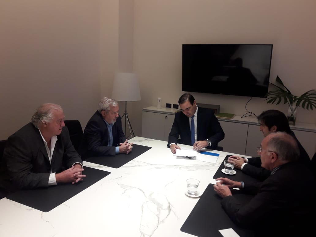 Ruta 22: Valdés firmó el convenio para financiamiento del BID
