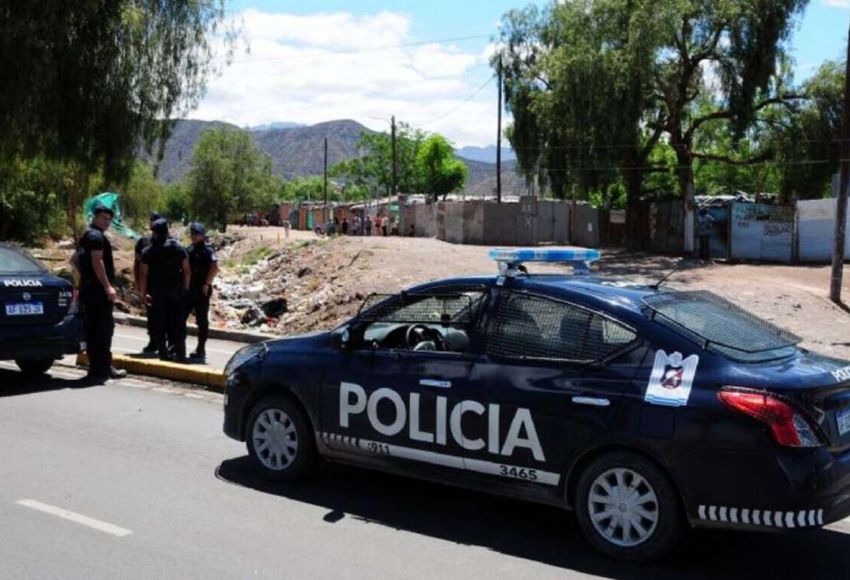 Mendoza: Un nene murió y otro está grave tras caerle una pared encima