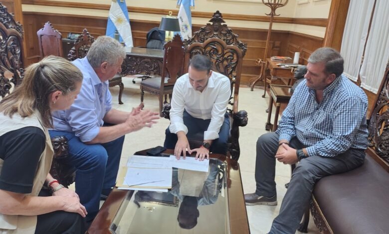 JP Valdés contiene a intendentes por la caída de coparticipación